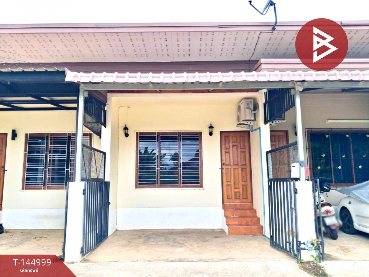 Urgent sale, one-story townhouse, area 14.9 square meters, Tha It Subdistrict, Uttaradit. Urgent sale, one-story townhouse, area 14.9 square meters, Tha It Subdistrict, Uttaradit.