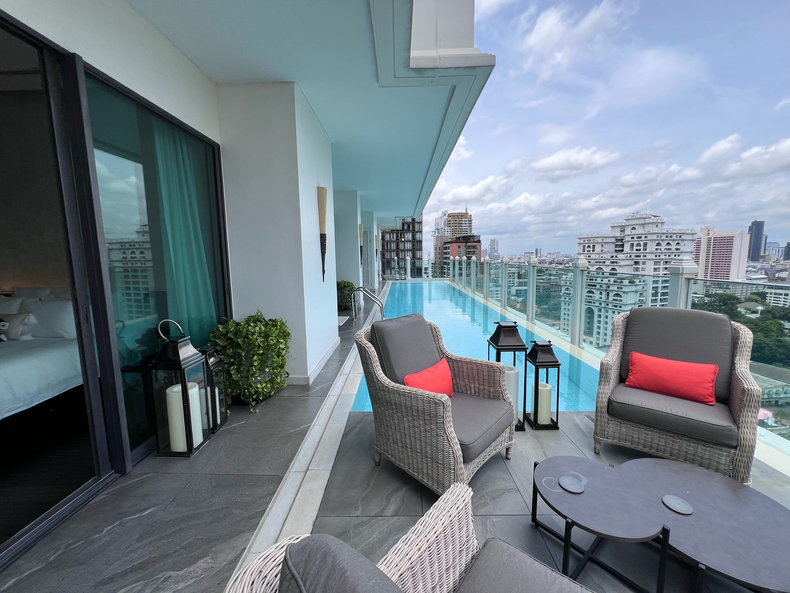 The Biggest Private Pool Le Raffine39 480sqm 120 MB Call: 0635925888 The Biggest Private Pool Le Raffine39 480sqm 120 MB Call: 0635925888