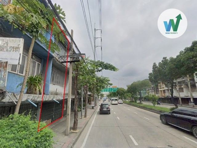 ขายอาคารพาณิชย์ 3 ชั้น ติดถนนใหญ่บางซื่อ ทำเลค้าขาย ใกล้ MRT เตาปูน สะดวกทุกการเดินทาง