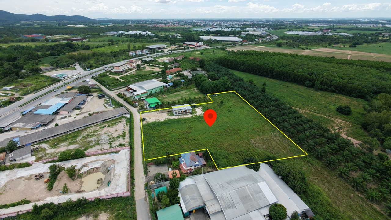 Beautiful land for sale, 30% cheaper than the market, size 5-3-81 rai, near line 3138 Lotus Ban Bueng, great value, suitable for investment. Beautiful land for sale, 30% cheaper than the market, size 5-3-81 rai, near line 3138 Lotus Ban Bueng, great value, suitable for investment.