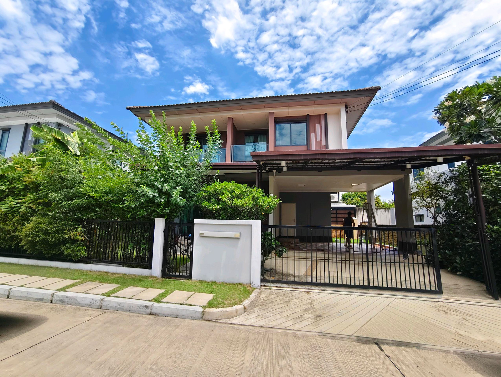For rent, 2-story detached house, 70 sq m., Burasiri Village, On Nut, Bangna, Soi King Kaew 25/1 (Soi Kanchanaphisek 39). For rent, 2-story detached house, 70 sq m., Burasiri Village, On Nut, Bangna, Soi King Kaew 25/1 (Soi Kanchanaphisek 39).