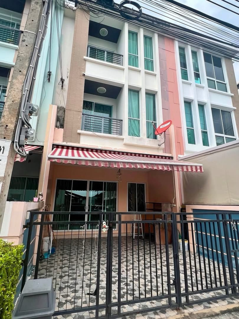 For Rent / For Sale – 3-Storey Townhome Project: Baan Klang Muang Sathorn–Taksin 2 For Rent / For Sale – 3-Storey Townhome Project: Baan Klang Muang Sathorn–Taksin 2