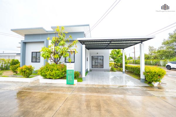 Exclusive Secret Promotion! Call Now!! Brand-new single-storey modern semi-detached homes at Easetown Chonburi – Amata Nakorn. Only 10 minutes to Amata City Industrial Estate and Khlong Tamru Municipality. Perfect for owner-occupiers or rental investment!