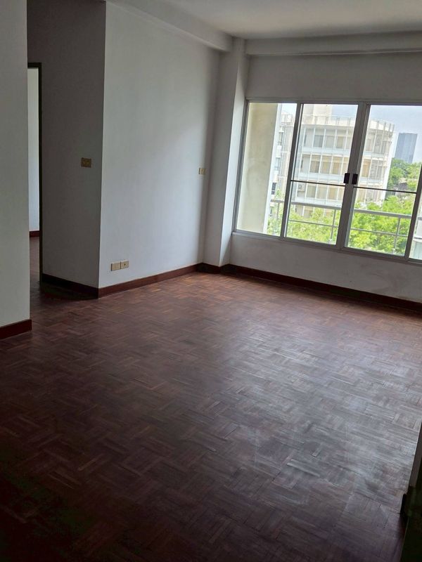 🌳 Condo for sale, empty room, large area. Baan Sriphan Condo, Sukhumvit 101/1 (Soi Wachiratham Sathit 16), quiet and private atmosphere.