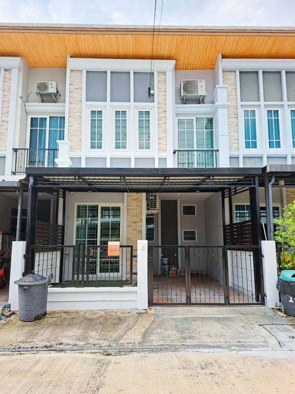 ✨ขาย ทาวน์โฮม 2 ชั้น  Golden Town Ramintra - Khubon  บ้านมือสองสภาพใหม่พร้อมอยู่✨ ดีไซน์สไตล์อังกฤษสายมูไม่ควรพลาด