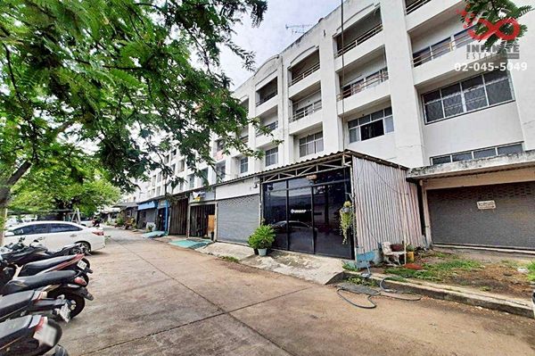 Commercial building for sale, 2 units, 4.5 floors, 40 sq m, Nava Thai Project, near Nava Nakhon Industrial Estate, Khlong Luang, Pathum Thani.