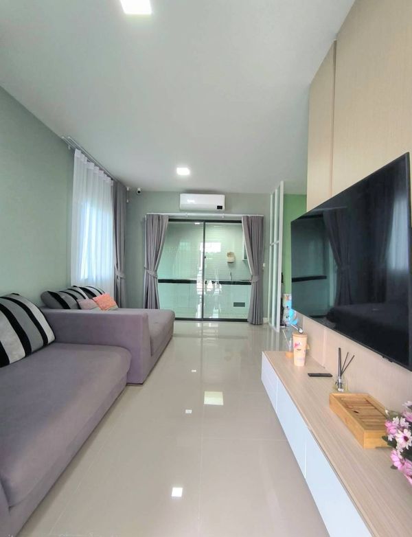 For rent: Townhome Pleno Ratchaphruek-Sathorn.