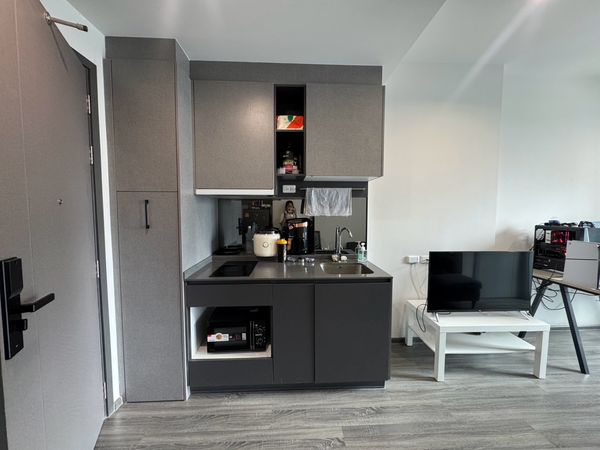 🔥 Rare Item! Condo with tenants in the heart of the city, beautiful room, good location, returns start immediately📌
1 bedroom 34 sq m. 💰6.78 million baht 0646428664 Patch