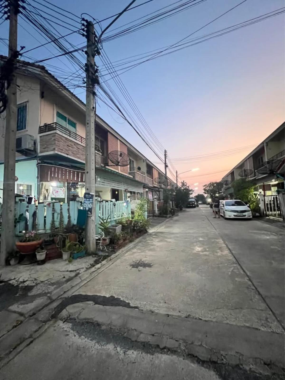 For Sale Townhouse/Townhome  , Chockruthai Rama 2 , Bang Krachao , Mueang Samut Sakhon , Samut Sakhon , CX-162400