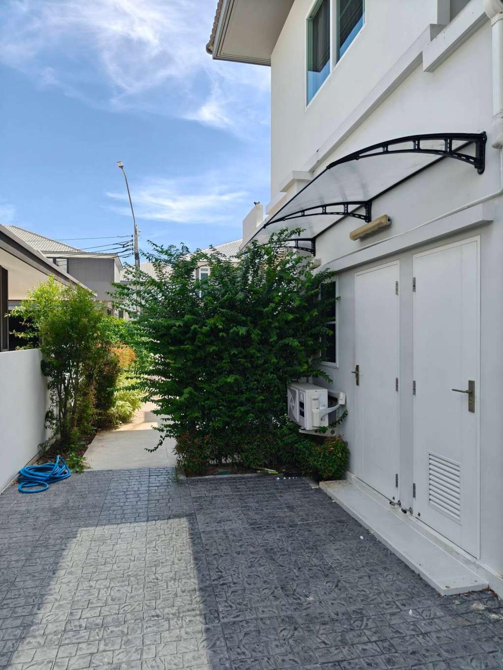 Mantana 2 Bangna KM.7 / 4 Bedrooms (FOR RENT) DA040 Mantana 2 Bangna KM.7 / 4 Bedrooms (FOR RENT) DA040