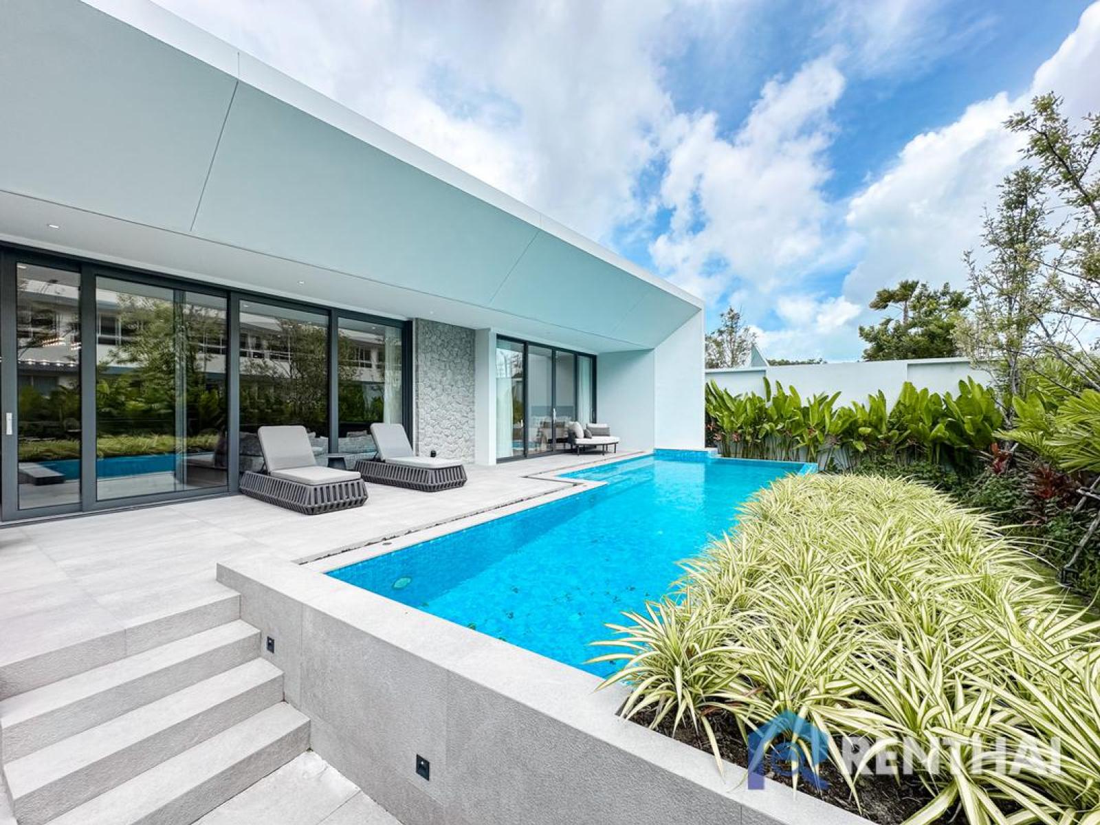 Luxurious 3-Bedroom Villa at Clover Residence, Phuket Luxurious 3-Bedroom Villa at Clover Residence, Phuket