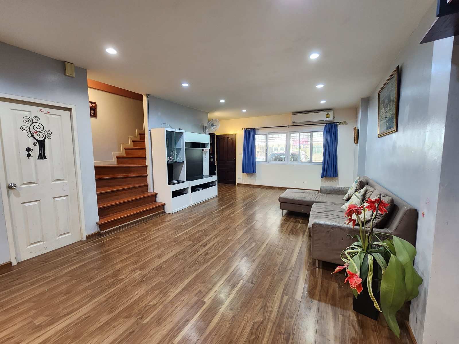 Townhouse for rent, 2 floors, 3 bedrooms, 2 bathrooms. – รูปที่ 2
