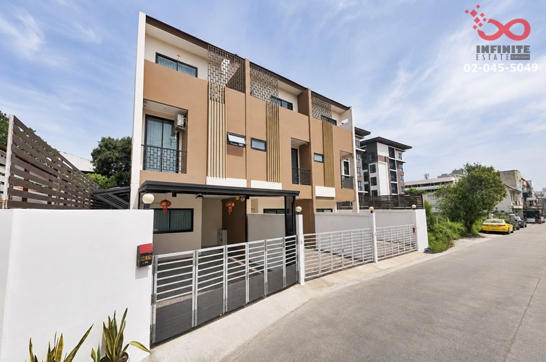 Townhouse for sale, 3 floors, 19 sq m, Soi Lat Phrao 96, Wang Thonglang, new house, ready to move in, near the Yellow Line.