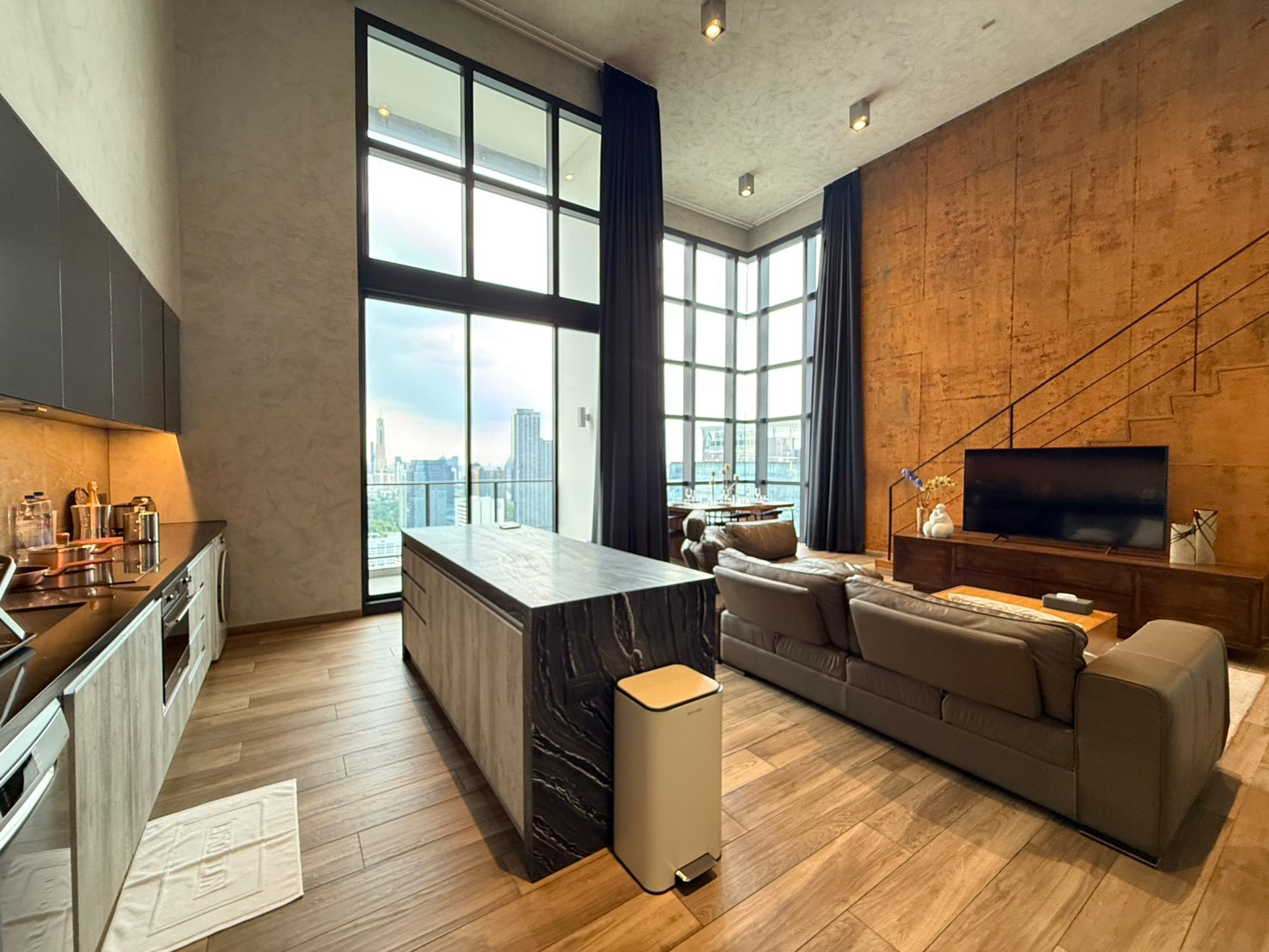 Luxury Loft Living ใจกลางอโศก 120 ตร.ม. พร้อมอยู่ – รูปที่ 2