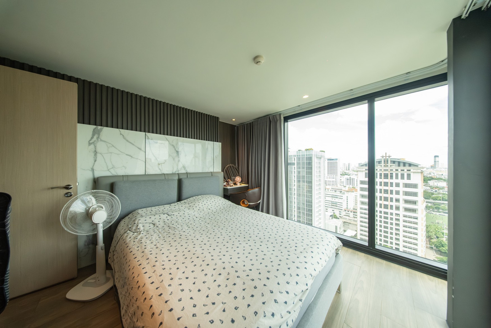 โอกาสหายาก คอนโด 2 ห้องนอน The Lofts Silom ใจกลางสีลม ใกล้ BTS สุรศักดิ์ - U6413359 – รูปที่ 4