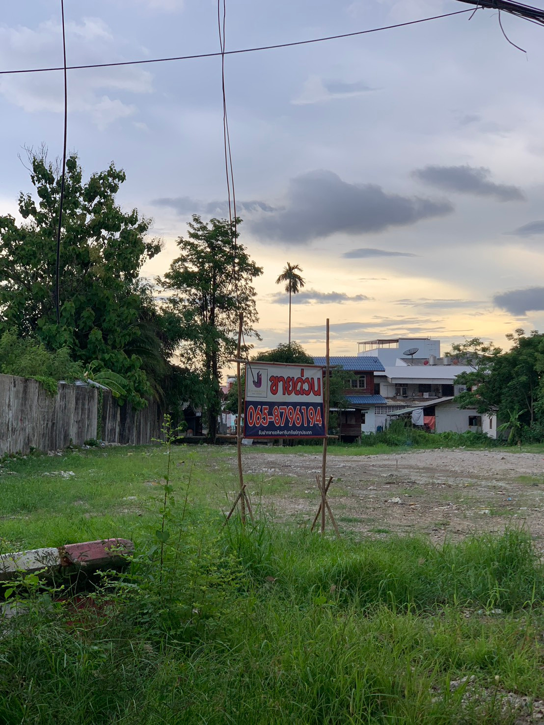 Land in a prime location near Rama 2 Road, only 500 meters, suitable for building a warehouse or residence.