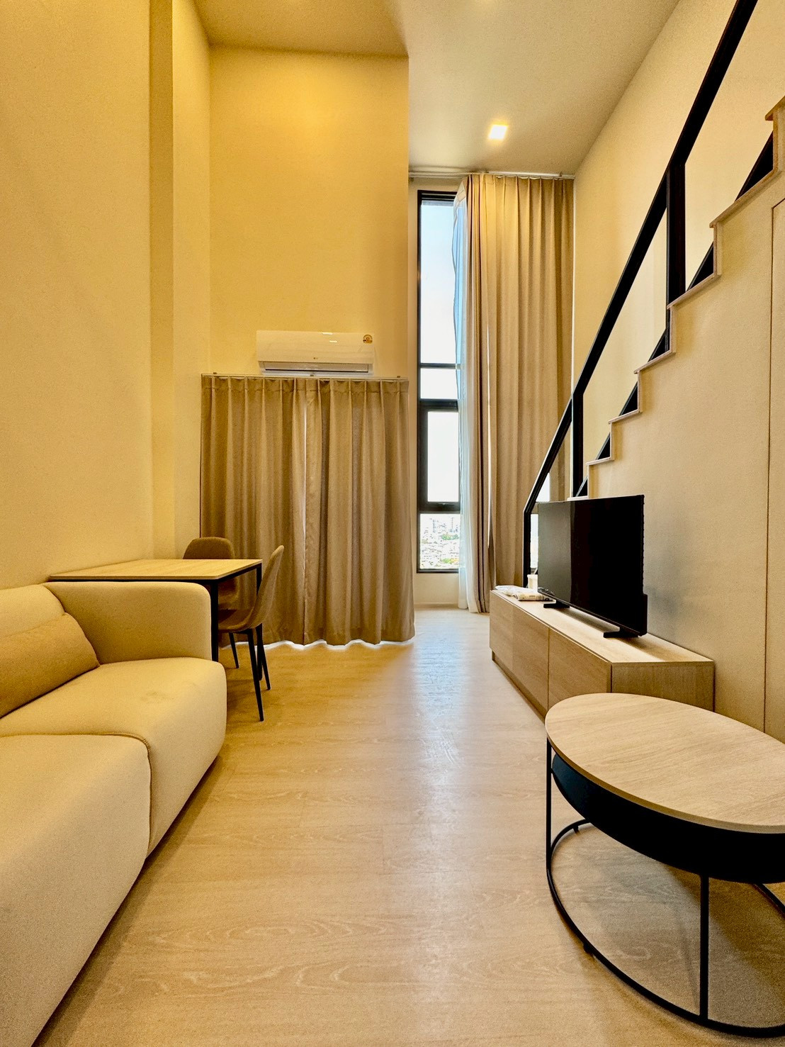 For rent Flo By Sansiri 1 Bed Loft unit, complete furniture and electrical appliances. Ready to move in, near BTS Khlong San Station and Icon Siam -RW008190 – รูปที่ 3