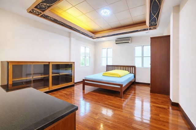 ตลาดถนอมมิตร เพลินนารี่ MRTรามอินทรา ก.ม.6 รามอินทรา65 วัชรพล ให้เช่า คฤหาสน์ 2ชั้น 2หลัง 6นอน 4น้ำ พร้อมสระว่ายน้ำหน้าบ้านของส่วนกลาง – รูปที่ 4