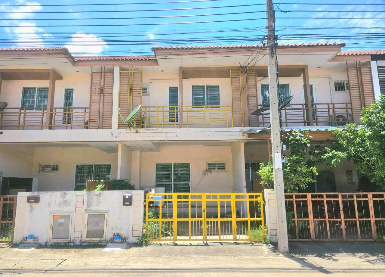 🏡Townhouse for sale, I Leaf Town, Pracha Uthit 90, sold according to condition. 🏡Townhouse for sale, I Leaf Town, Pracha Uthit 90, sold according to condition.