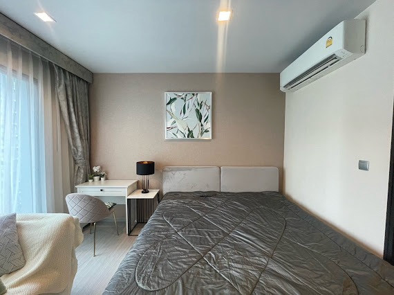 specail price 15,999/ month for rent Life Asoke hype studio 