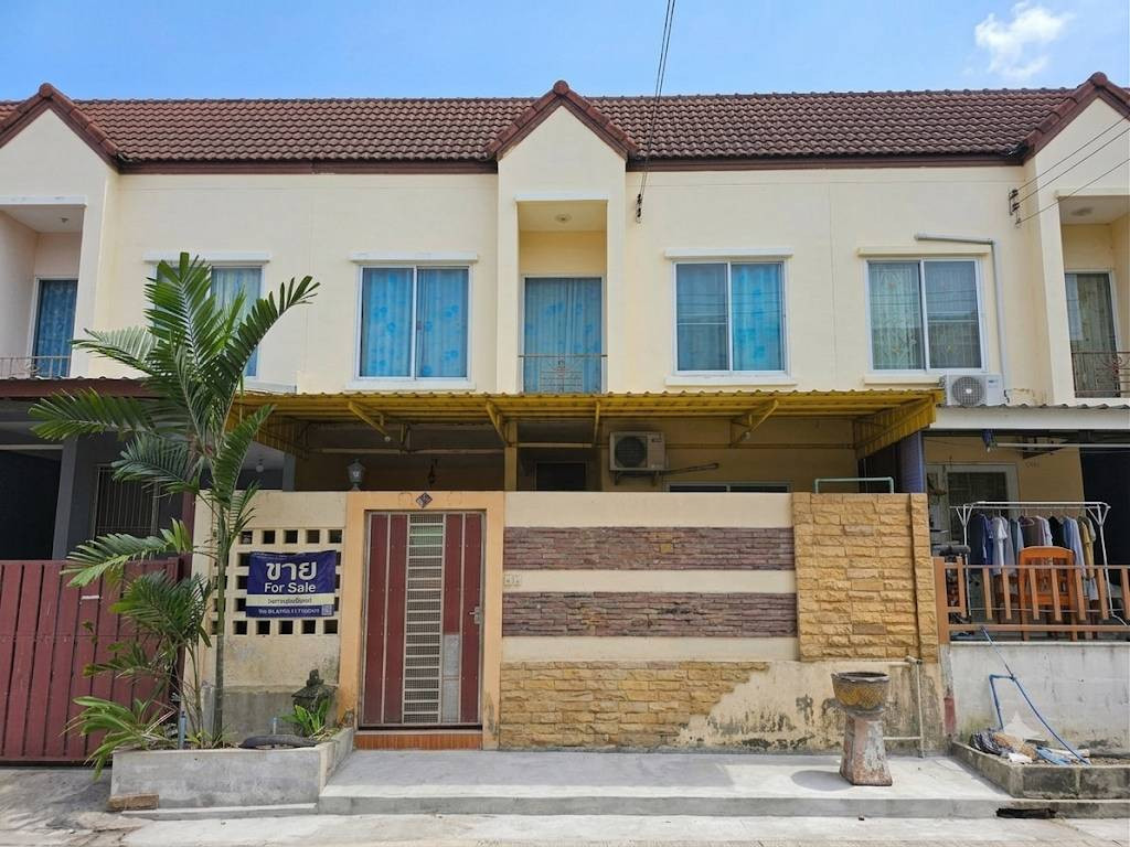 2-story twin house for sale, Raimon Park Village, Bang Pla 12, near Bangna Demonstration School. 2-story twin house for sale, Raimon Park Village, Bang Pla 12, near Bangna Demonstration School.