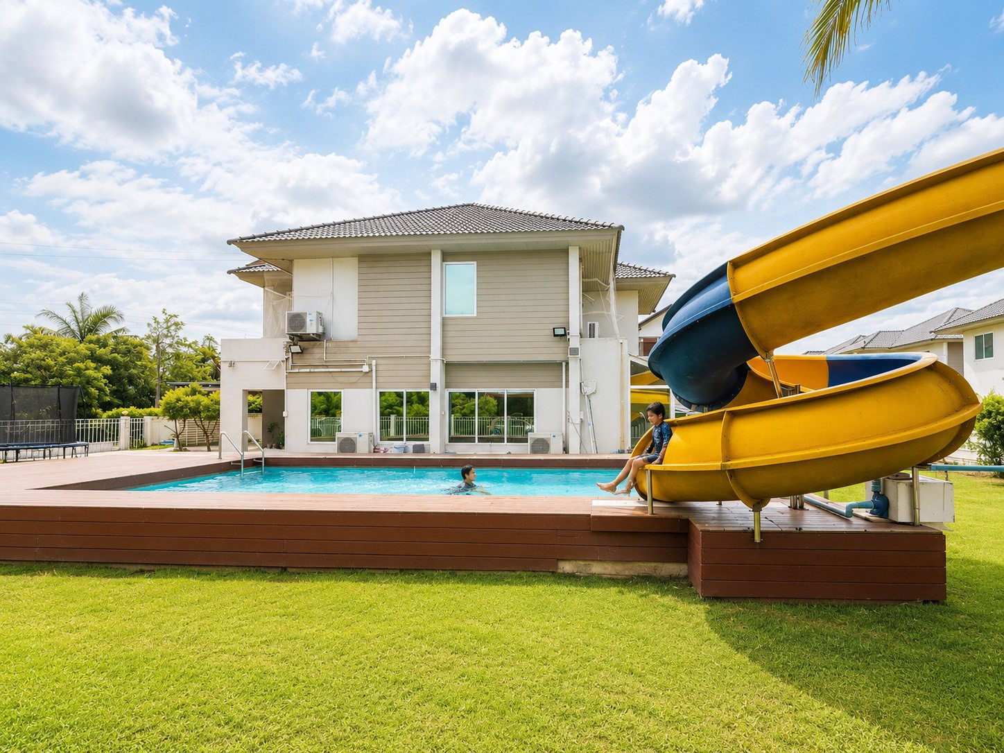 🏡 The largest detached house in the project! Corner house with swimming pool + slide + private pool Areeyacomo Village, Lat Krabang (near Suvarnabhumi Airport), area 200 sq m | fully furnished, 4 bedrooms, 4 bathrooms, 6 parking spaces #pets allowed 🏡 The largest detached house in the project! Corner house with swimming pool + slide + private pool Areeyacomo Village, Lat Krabang (near Suvarnabhumi Airport), area 200 sq m | fully furnished, 4 bedrooms, 4 bathrooms, 6 parking spaces #pets allowed