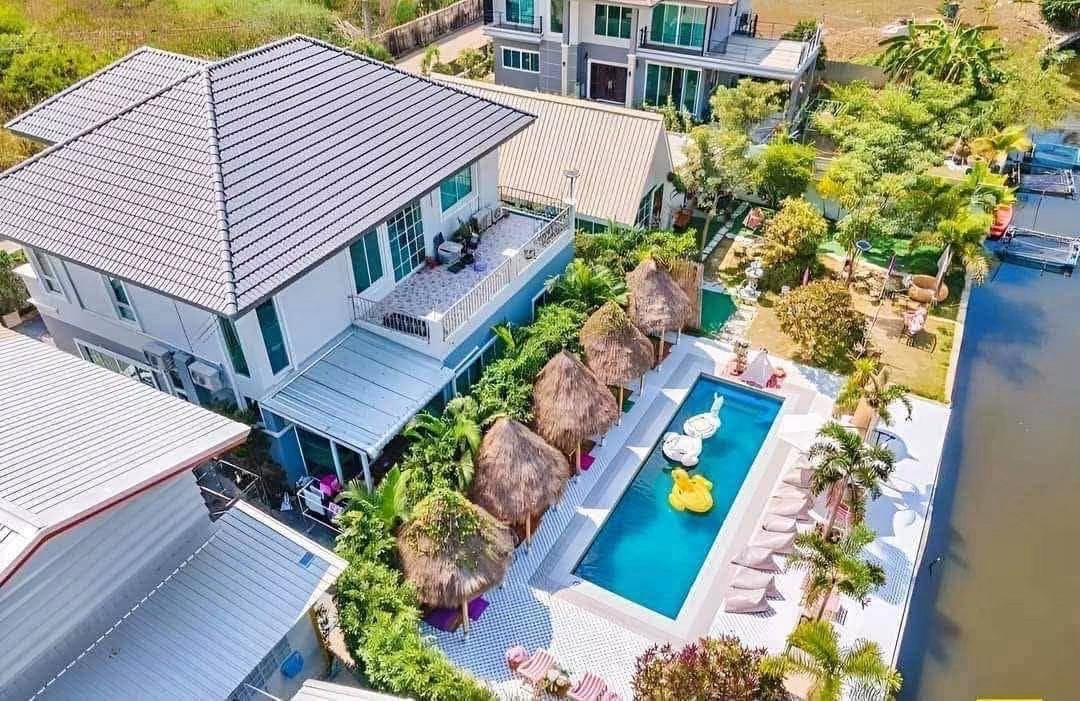 🏡✨ Luxury Lakefront Residence for Sale / Rent | Move-in Ready on 286 Sq.Wah Land Plot
