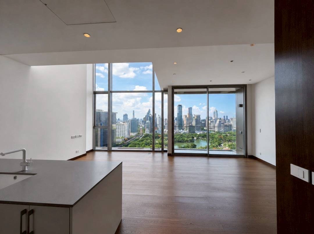 Sale Before Transfer // Duplex Unit 2 bed 2 bath 