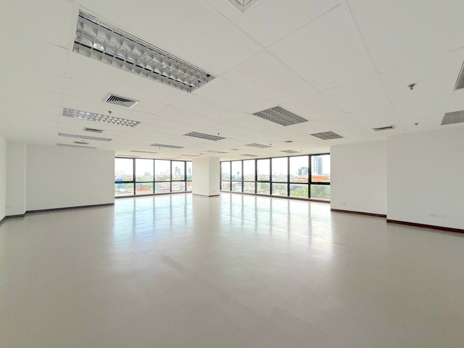 Office next to BTS Surasak, 24hr AC, 7-11 Café & Food Court On-Site Office next to BTS Surasak, 24hr AC, 7-11 Café & Food Court On-Site