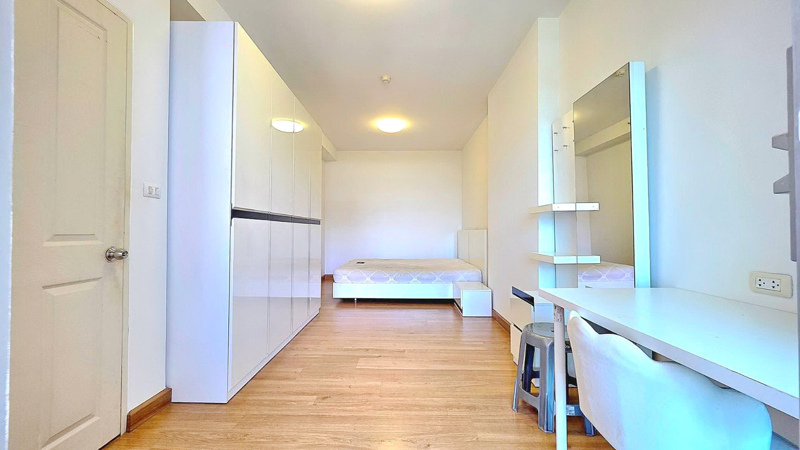 9809♛Condo for rent 1 bedroom♙Supalai Park Asoke-Ratchada♜MRT Rama 9∞099-5919653,065-9423251🜲Line@sureresidence 9809♛Condo for rent 1 bedroom♙Supalai Park Asoke-Ratchada♜MRT Rama 9∞099-5919653,065-9423251🜲Line@sureresidence