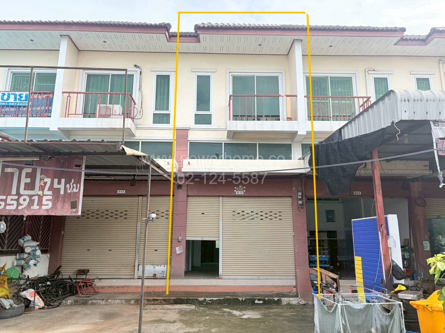 2-story townhouse, Khok Muang Subdistrict, Phachi District, good location next to the main road. Near Phachi Hospital