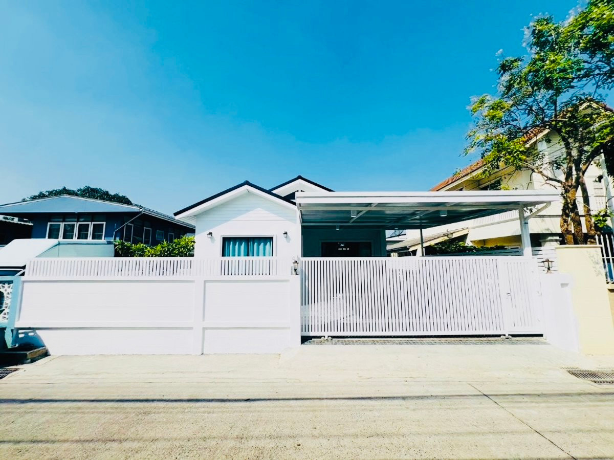 ให้เช่า บ้านเดี่ยว ซอยทุ่งเศรษฐี ขนาด 60 ตร.วา 2 ห้องนอน 3 ห้องน้ำ รีโนเวทใหม่ ใกล้มหาวิทยาลัยรามคำแหง 2 และเมกาบางนา 35,000 บาท/เดือน ให้เช่า บ้านเดี่ยว ซอยทุ่งเศรษฐี ขนาด 60 ตร.วา 2 ห้องนอน 3 ห้องน้ำ รีโนเวทใหม่ ใกล้มหาวิทยาลัยรามคำแหง 2 และเมกาบางนา 35,000 บาท/เดือน