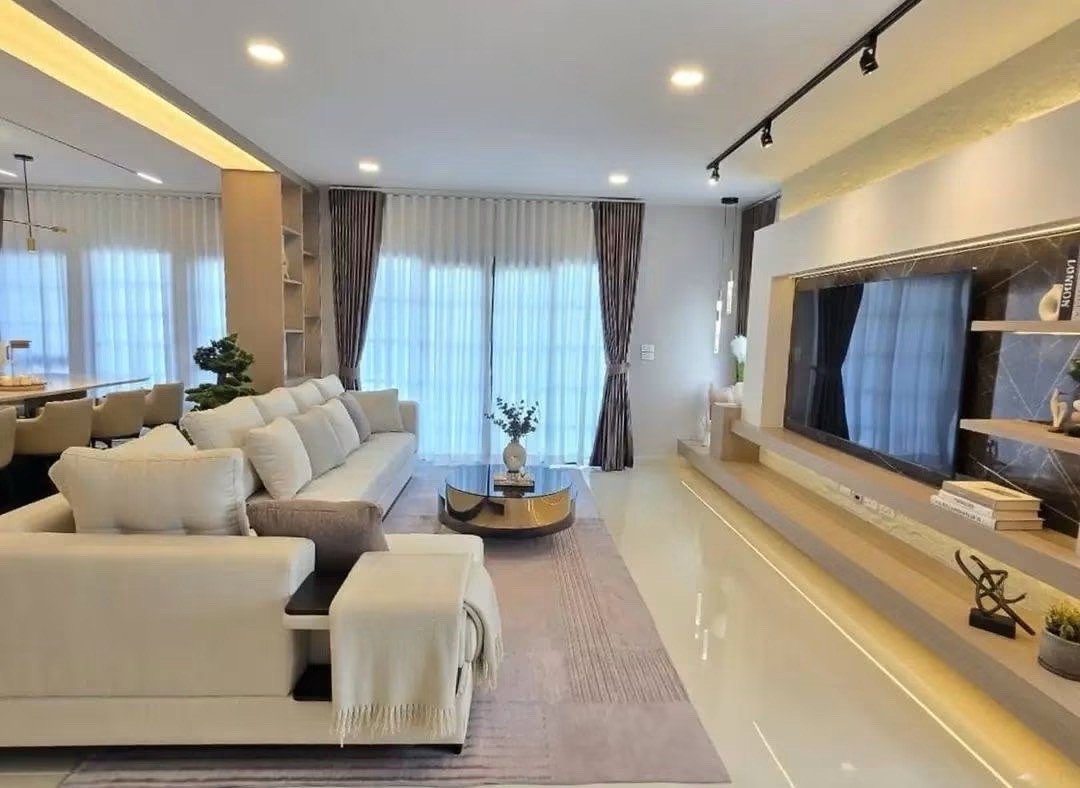 𝐂𝐄𝐍𝐓𝐑𝐎 𝐁𝐀𝐍𝐆𝐍𝐀 For Sale! & Rent!
Phase2 - 4bed 5bath - 130k – รูปที่ 3