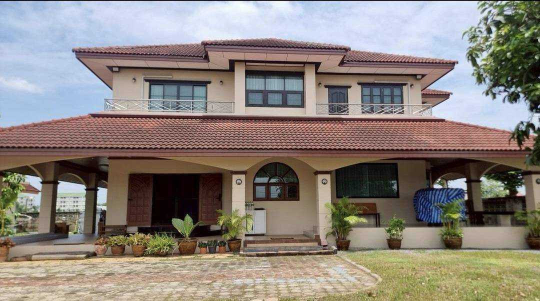 For sale: 2-story detached house on a large area of ​​412 square meters, 428 square meters, 4 ngan, 12 square meters.