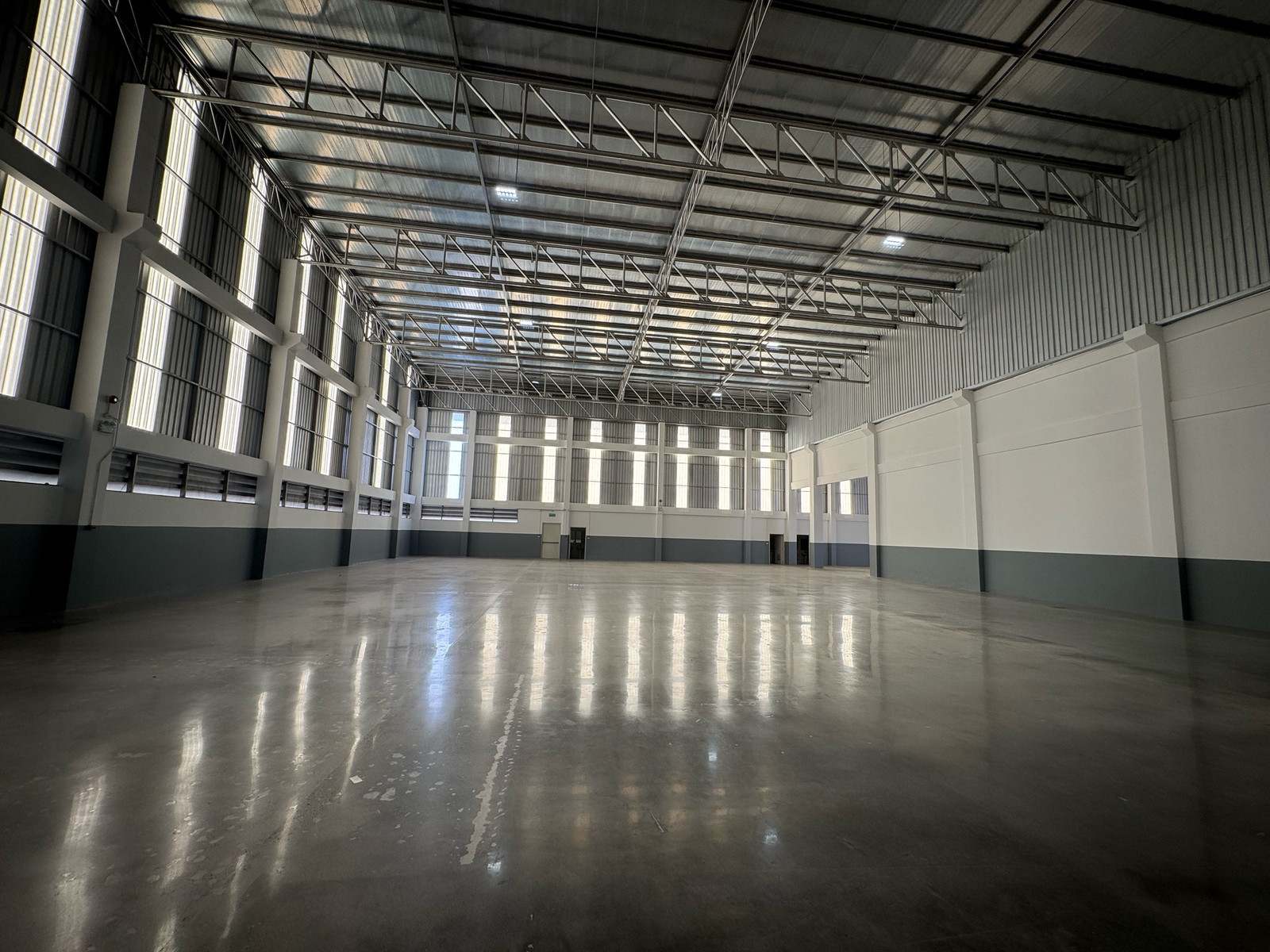 Warehouse for rent, area approximately 2,600 sq m, Bang Phli location (Last Unit) Warehouse for rent, area approximately 2,600 sq m, Bang Phli location (Last Unit)