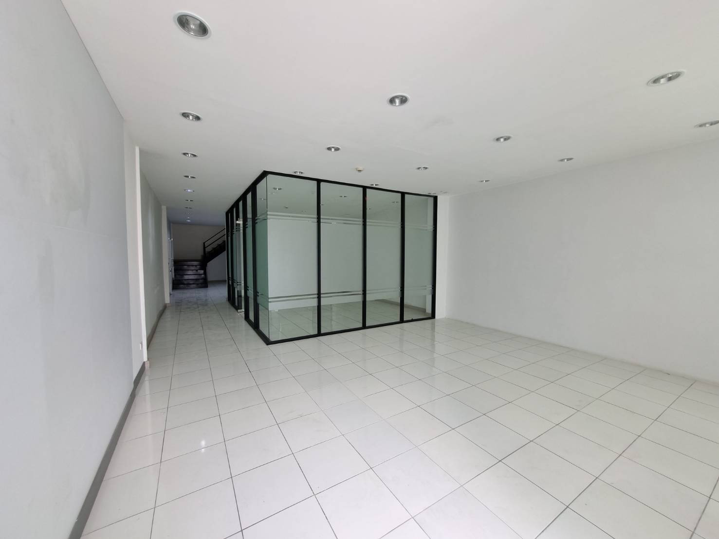 🏢 ให้เช่า อาคารสำนักงาน พร้อมคลังสินค้า (Warehouse + Office) ซอยรามคำแหง 4 (สมานมิตร) – รูปที่ 4