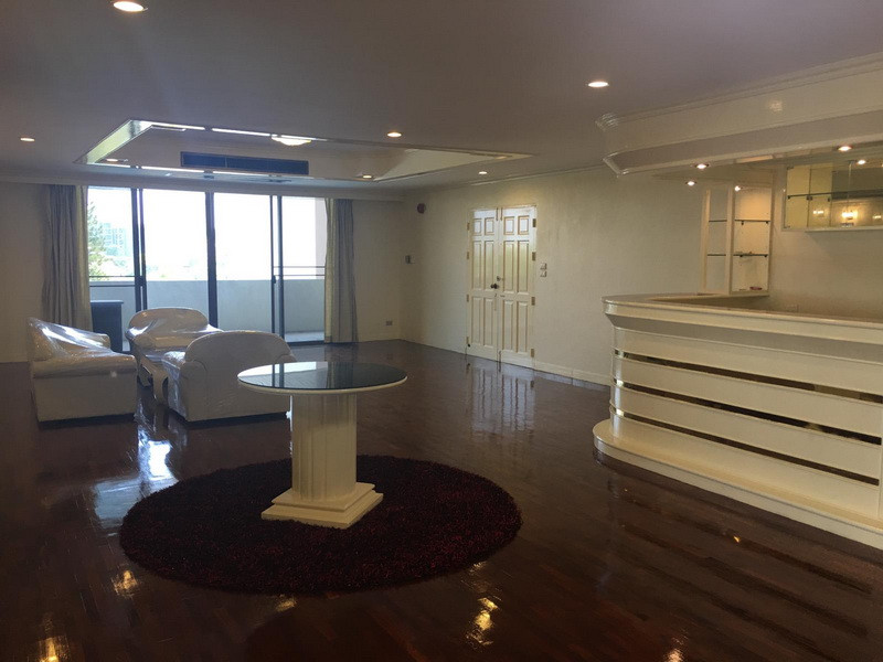 Condo for sale, Oriental Tower size 452 sqm., 4 bedrooms, Soi Ekkamai 12
