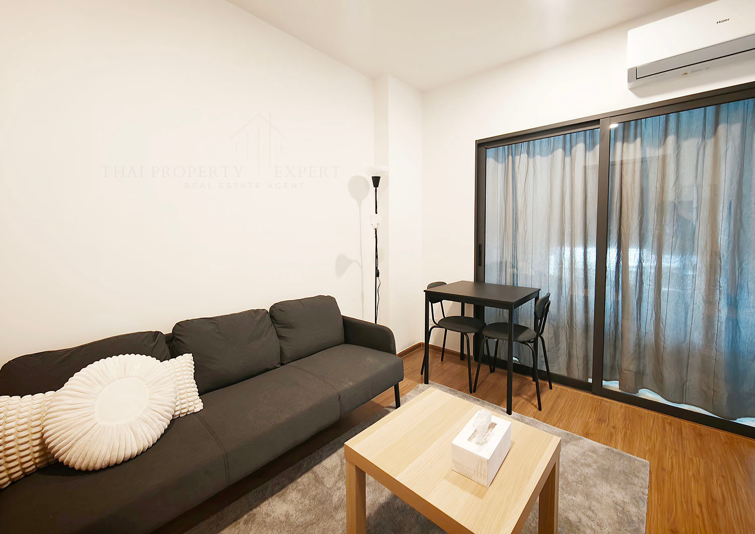 Condo for rent, The Livin Ramkhamhaeng, new condo, ready to move in, near MRT Lam Sali, only 100 meters, convenient travel, easy connection to the city. Condo for rent, The Livin Ramkhamhaeng, new condo, ready to move in, near MRT Lam Sali, only 100 meters, convenient travel, easy connection to the city.