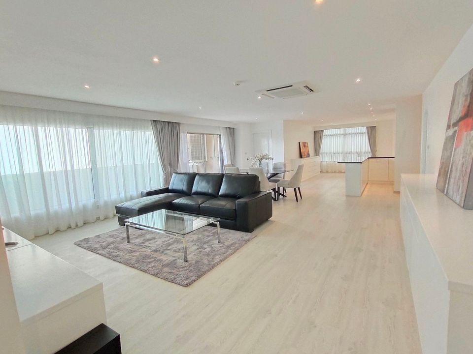 Silom Condominium 2 bedroom pet friendly condo for rent