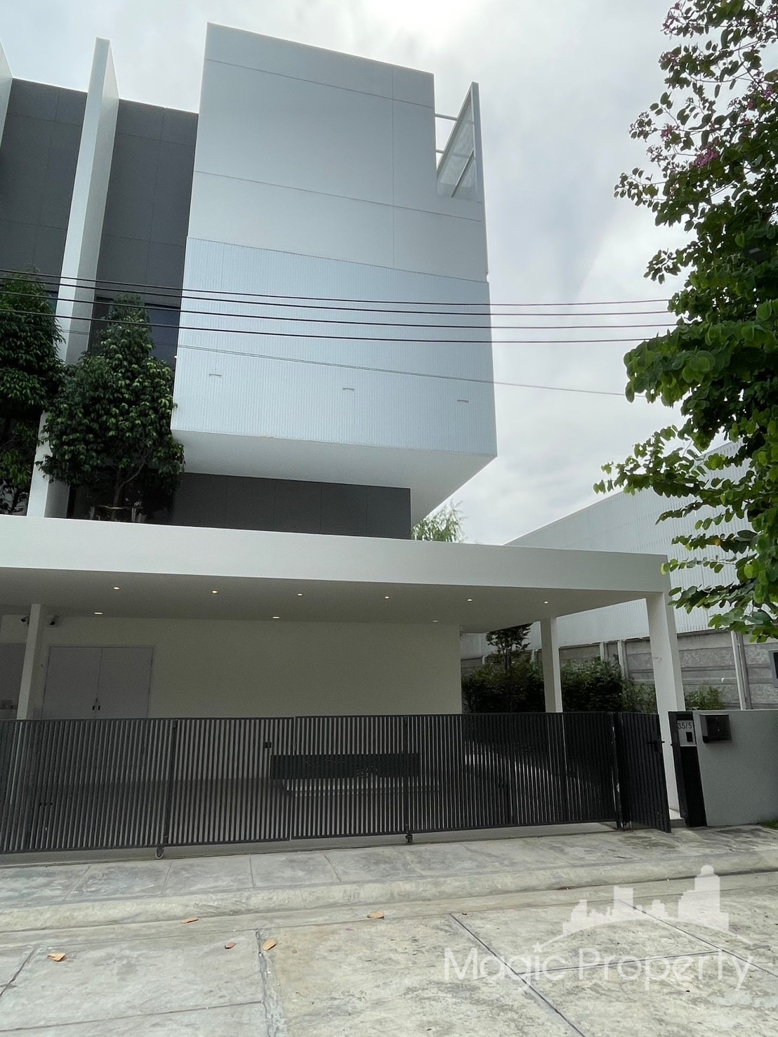 3 Bedroom Semi-Detached House For Rent in Arkin Vibhavadi, Don Mueang, Bangkok 3 Bedroom Semi-Detached House For Rent in Arkin Vibhavadi, Don Mueang, Bangkok