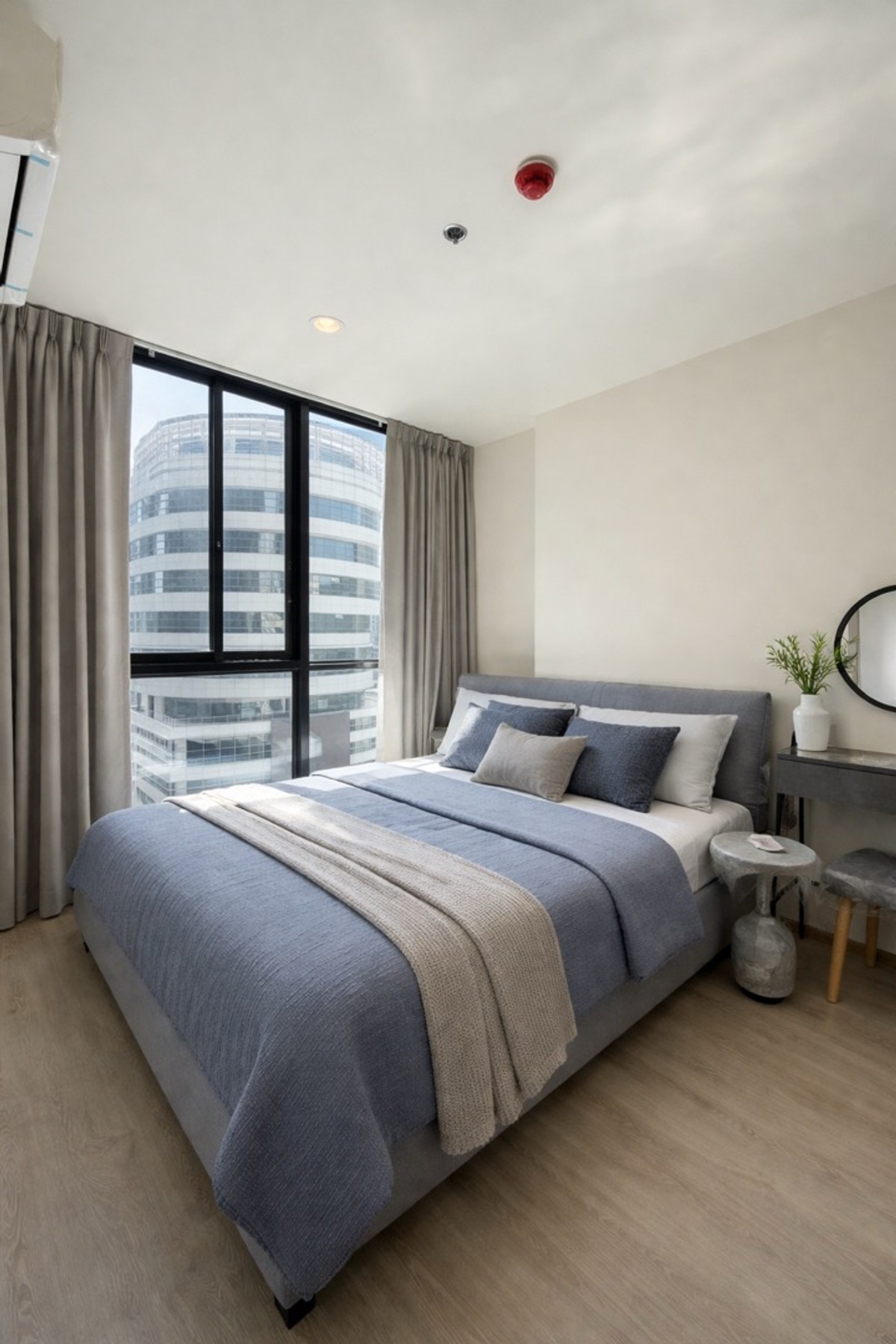 🏢 Nue District R9 👫🌇 23rd floor, open view, not blocked, not exposed to sunlight | 🚆 Just 1 minute walk to MRT Rama 9 | 🌿 New condo with premium common area Meets every lifestyle need ✨