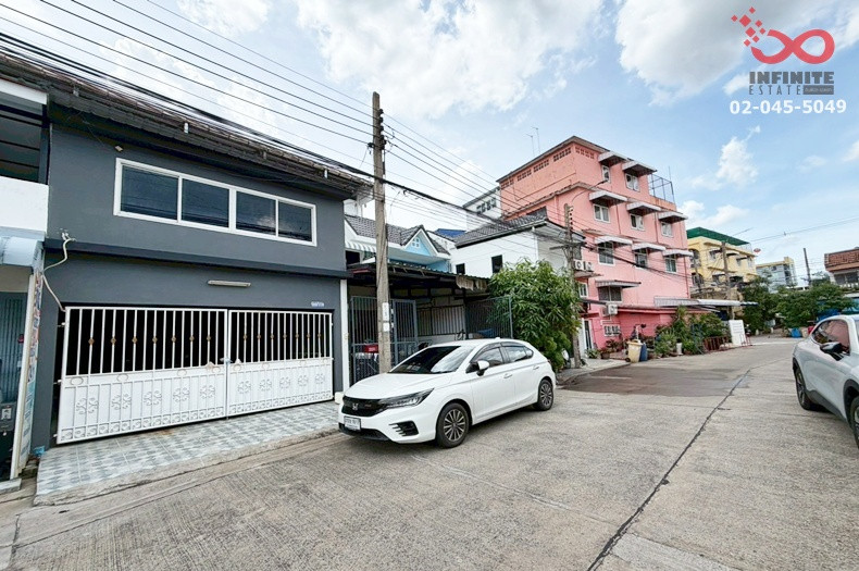 ขายทาวน์เฮาส์ 2 ชั้น 21 ตร.ว. หมู่บ้านเข็มเพชร ซอยรามคำแหง 58/3 หัวหมาก บางกะปิ ใกล้ MRT ลำสาลี