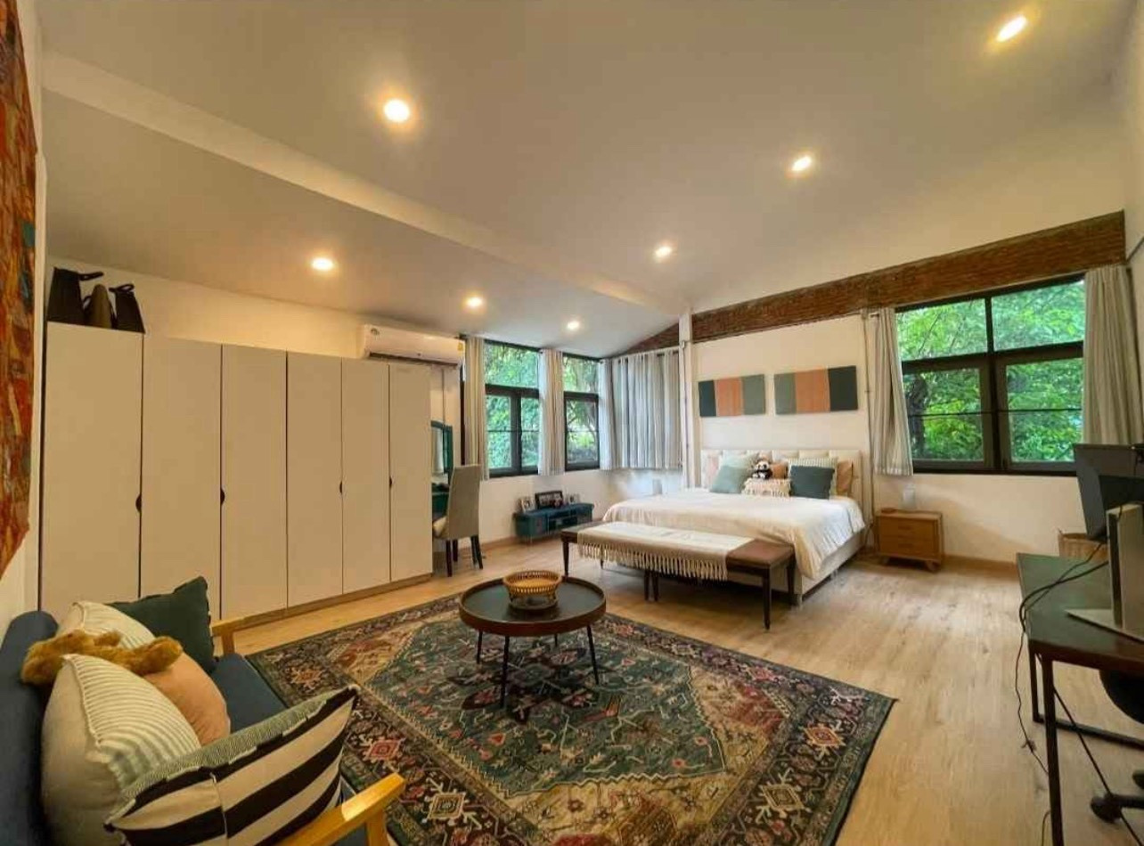Single house, Chidlom location, 15 minute walk to Central World, 245sq.m, 2B2B, Chidlom Single house,