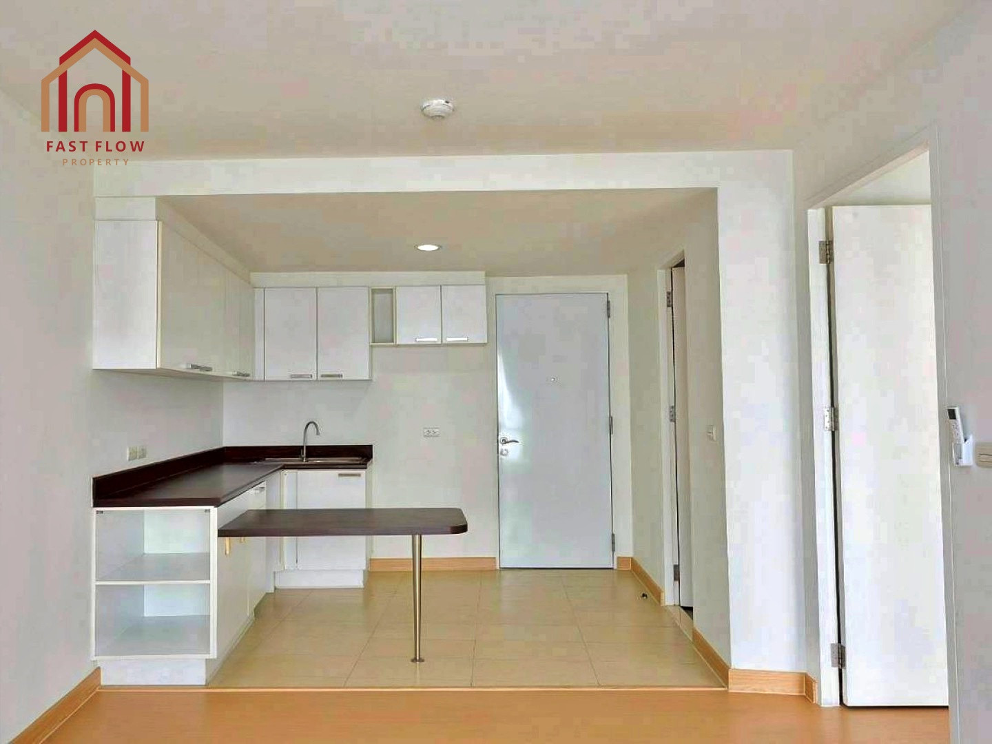 For Sale: 1-Bedroom Condo, 8th Floor, Excellent Condition, The Sense Sukhumvit 68, near BTS.