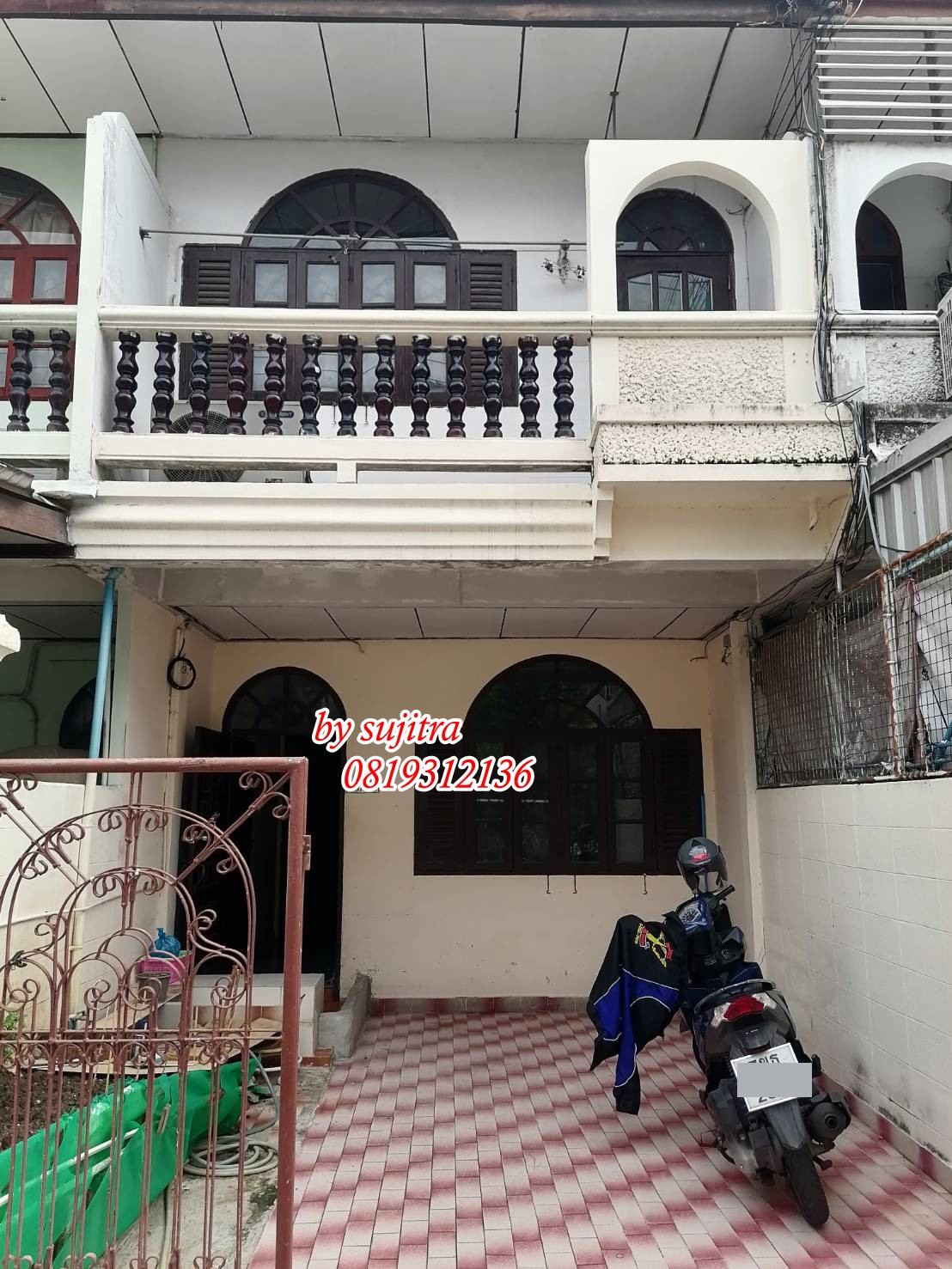 Townhouse for rent, 2 floors, 20 sq m., in Phatthanakan, near the Airport Link Hua Mak Station. Townhouse for rent, 2 floors, 20 sq m., in Phatthanakan, near the Airport Link Hua Mak Station.