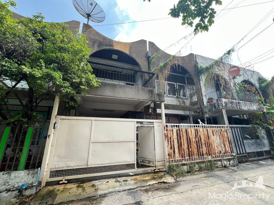 ขายทาวน์เฮาส์ 3 ห้องนอน ใน ซอยเอกมัย 12 ถนนสุขุมวิท 63 (เอกมัย) คลองตันเหนือ เขตวัฒนา กรุงเทพมหานคร – รูปที่ 2