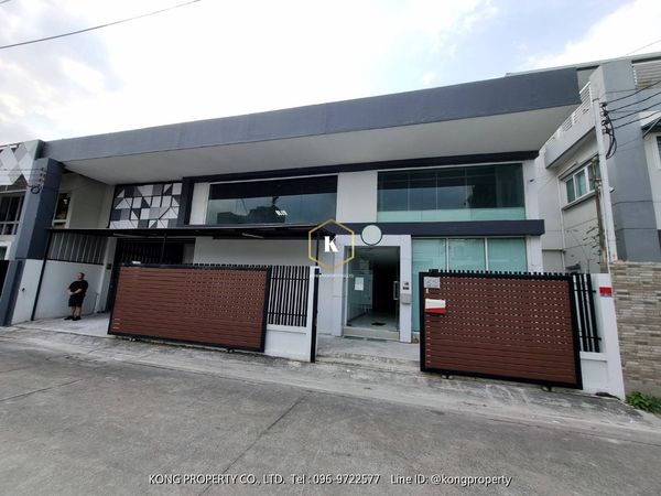 Warehouse for rent with office, Rama 9, Ramkhamhaeng, Suan Luang, size 440 sq m, near the BTS.