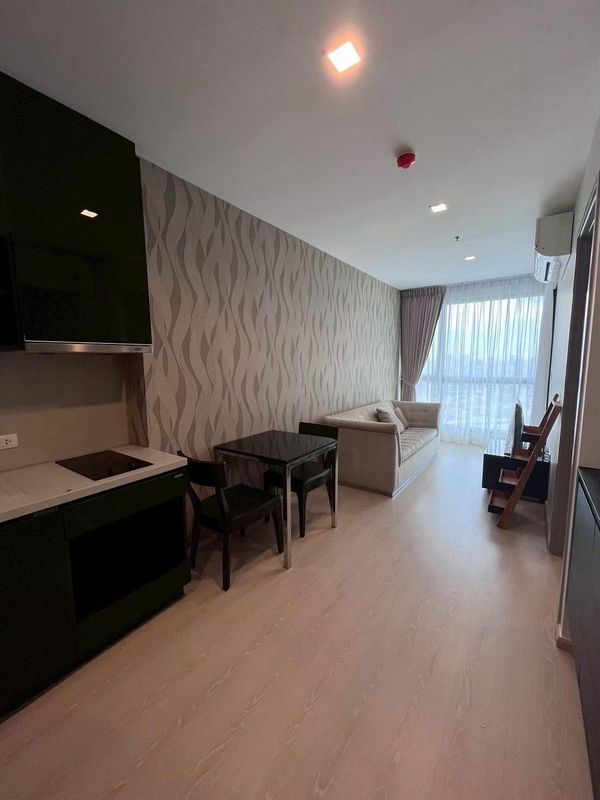 1 bedroom, next to BTS Phra Khanong, rent only 23,000 baht/month.