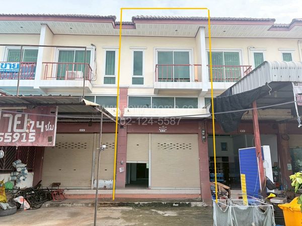 2-story townhouse, Khok Muang Subdistrict, Phachi District, good location next to the main road. Near Phachi Hospital