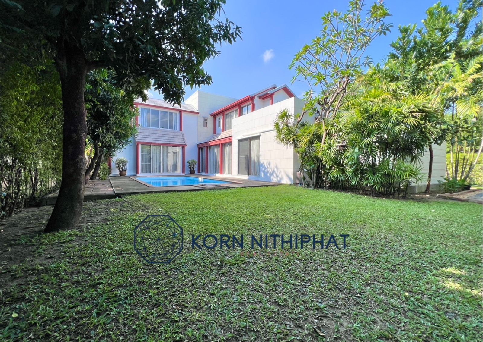 For rent: Pool Villa Rama 9 RCA, pets allowed. There is a private swimming pool. For rent: Pool Villa Rama 9 RCA, pets allowed. There is a private swimming pool.
